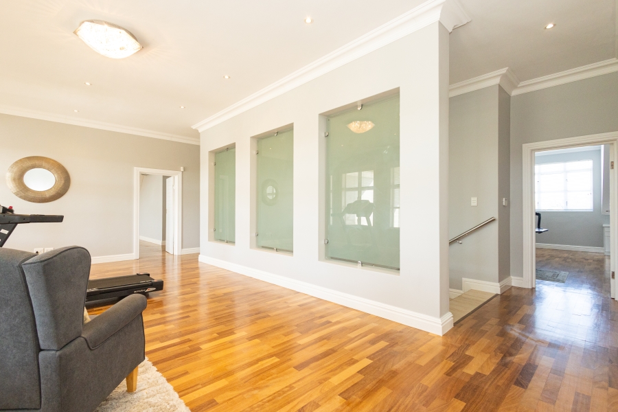 7 Bedroom Property for Sale in Flamingo Vlei Western Cape